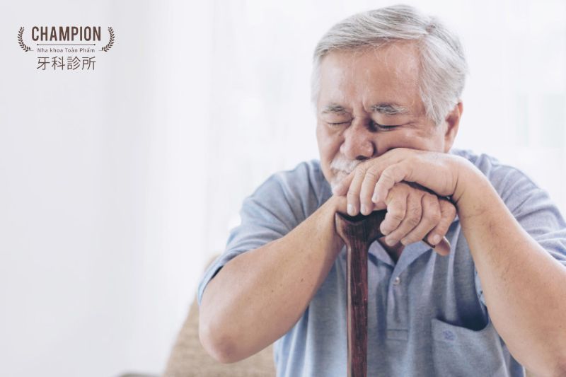 Khi nào có thể trồng lại được mất răng toàn hàm?
