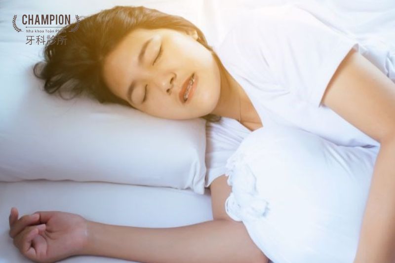 Tình trạng nghiến răng khi ngủ là gì?