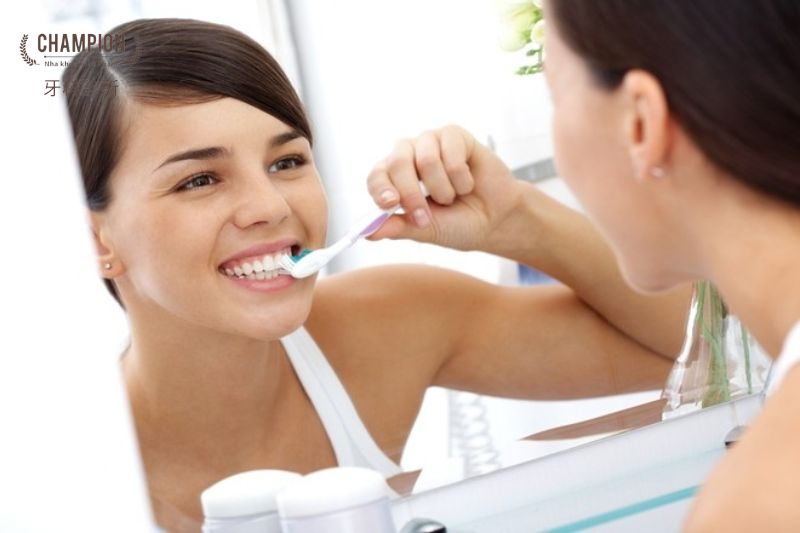 Có nên đánh răng ngay sau khi ăn hay không?
