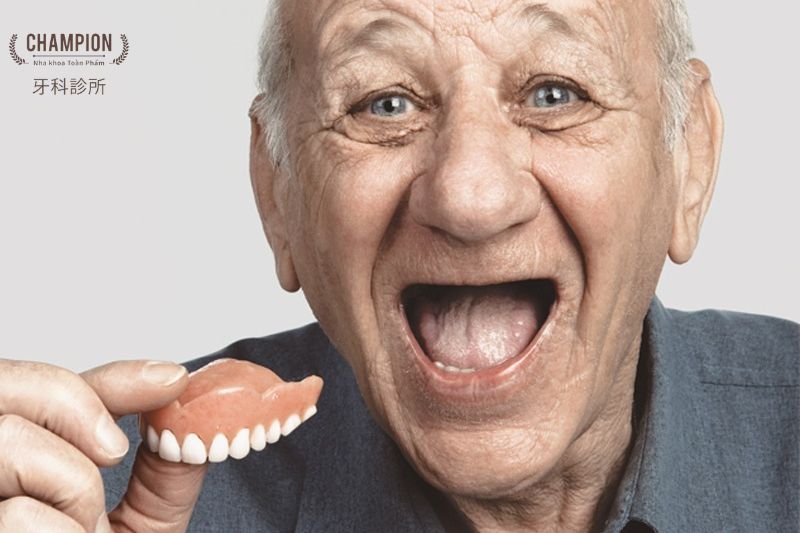 Một số phương pháp trồng răng cho người già hiện nay