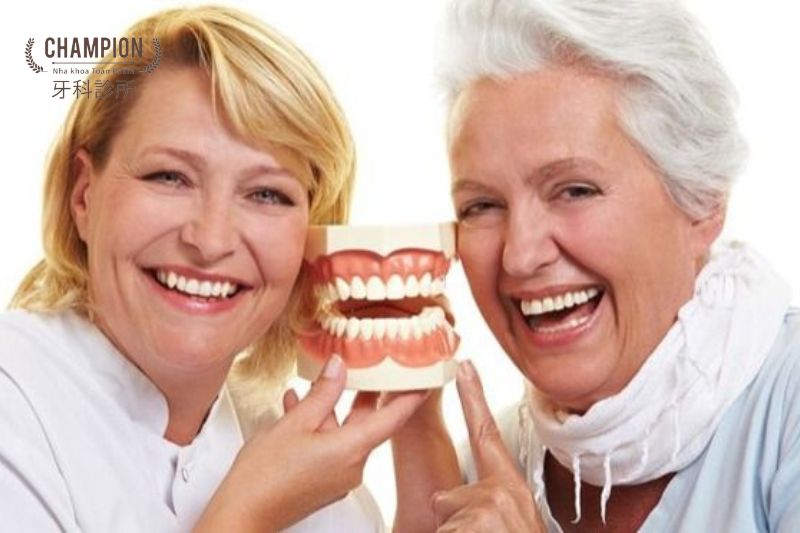 Mất răng ảnh hưởng thế nào đến tâm lý và giao tiếp?