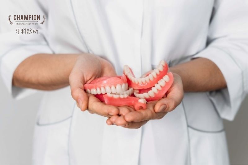 Types of Removable Dentures 