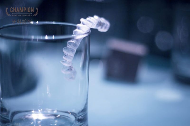 Hướng dẫn bảo quản khay niềng Invisalign 